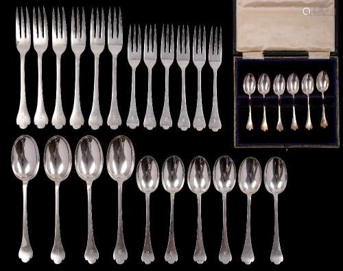 A George V silver Trefid pattern part flatware service, maker Francis Howard, Sheffield,