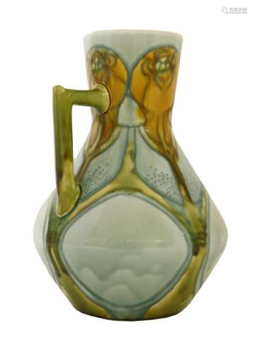 A Mintons' secessionist jug,