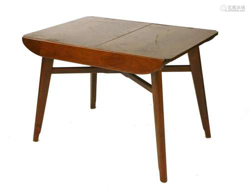 An Italian extending table,