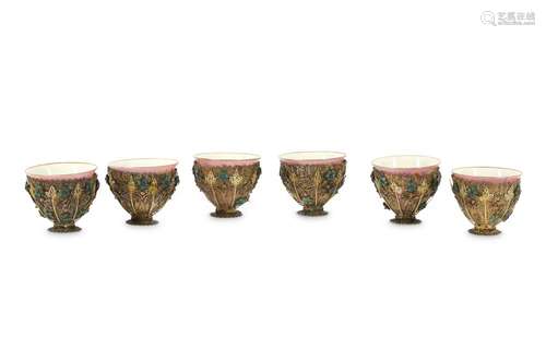 SIX PORCELAIN CUPS WITH CLOISONNÉ ENAMELLED FILIGREE ZARFS