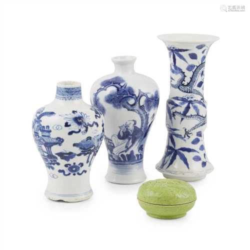 COLLECTION OF BLUE AND WHITE EXPORT PORCELAINS QING DYNASTY, 18TH/19TH CENTURY comprising two
