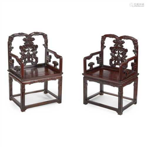PAIR OF HONGMU CHAIRS LATE QING DYNASTY, 19TH CENTURY of Ming-style throne chairs, the carved shaped