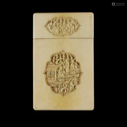 Y CANTON IVORY CARD CASE QING DYNASTY, 19TH CENTURY of rectangular form, deeply cut with four