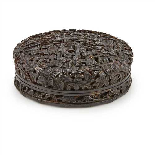 CARVED TORTOISESHELL CIRCULAR BOX AND COVER QING DYNASTY, 19TH CENTURY of circular form, the cover