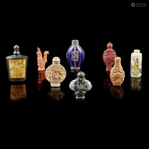 COLLECTION OF EIGHT SNUFF BOTTLES AND STOPPERS QING DYNASTY - REPUBLIC PERIOD, 20TH CENTURY in