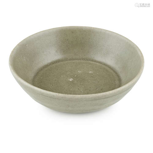 LONGQUAN GLAZED SHALLOW SMALL BOWL SONG DYNASTY simple curved sides, very slight incised line