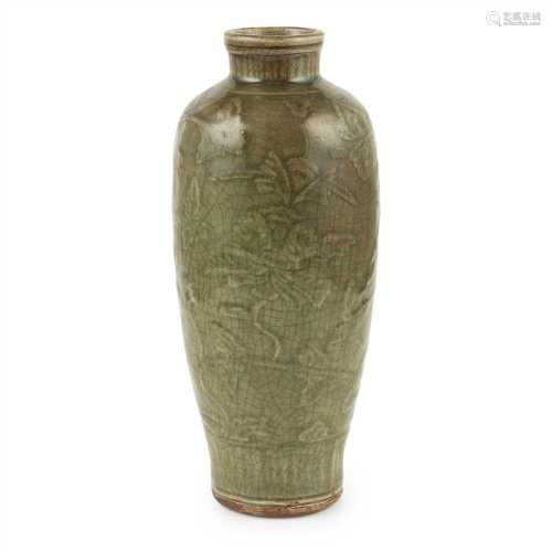 LONGQUAN-GLAZED VASE QING DYNASTY, 18TH/19TH CENTURY of meiping shape, small neck, the dark green