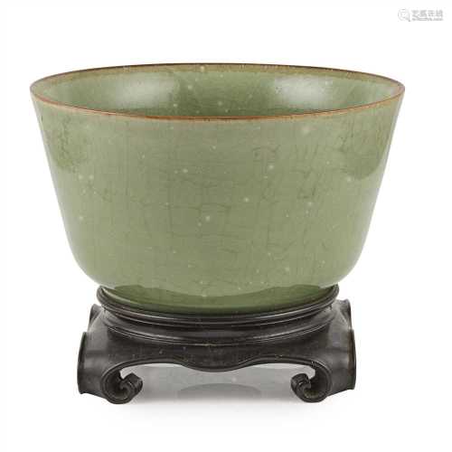 ? LARGE CHINESE CELADON GLAZED BOWL 20TH CENTURY of circular form with a shallow foot and crackle