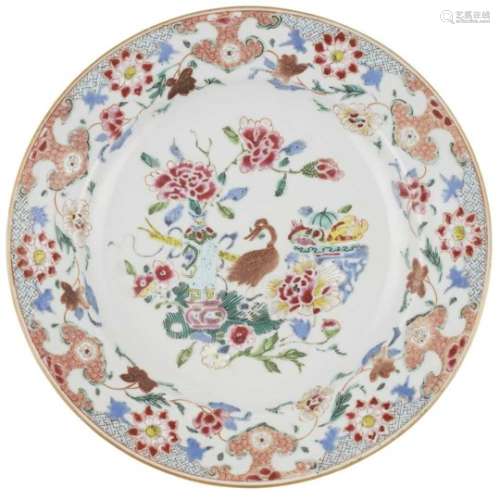 COLLECTION OF THREE CHINESE EXPORT FAMILLE ROSE PLATES QING DYNASTY, 19TH CENTURY comprising a