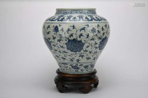 Chinese Ming Dynasty Blue And White Jar