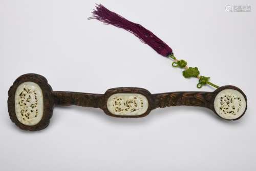 Chinese Qing Dynasty Agalwood Inlaid With Hetian Jade