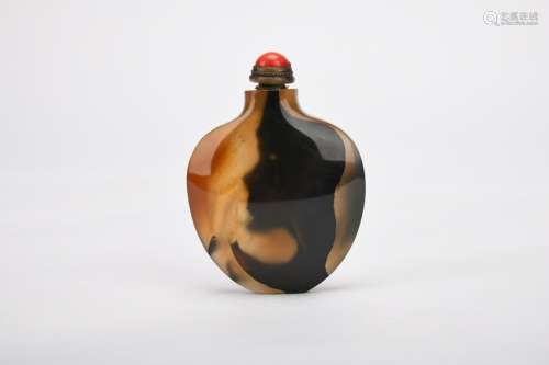 Chinese Qing Dynasty Agate Snuff Bottle