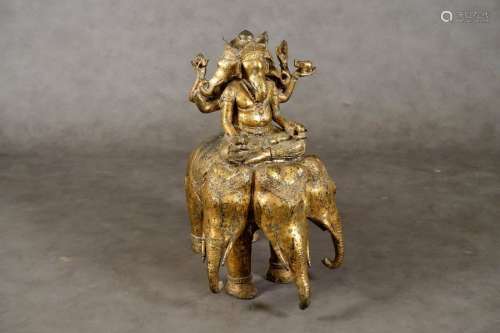 Ganesh. Dans sa représentation assise et à trois t…