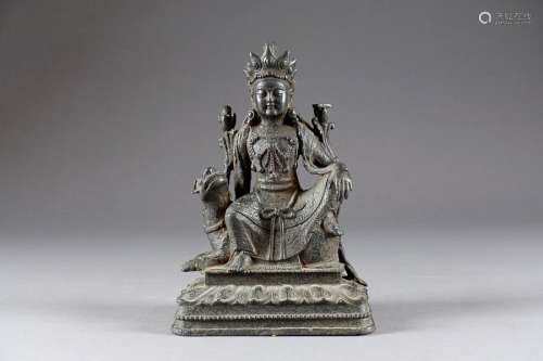 Simhanada Avalokiteshvara. Assis, en position du r…