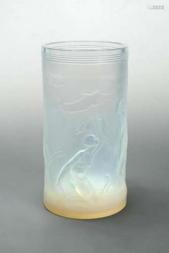 A Sabino opalescent glass vase,