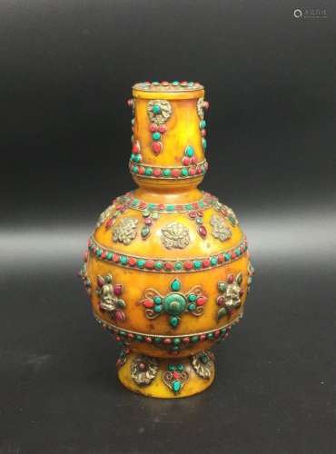 Antique Chinese Amber Inland Gem Vase