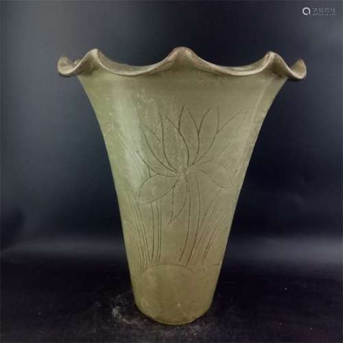 Chinese Yueyao Celadon Glazed Vase