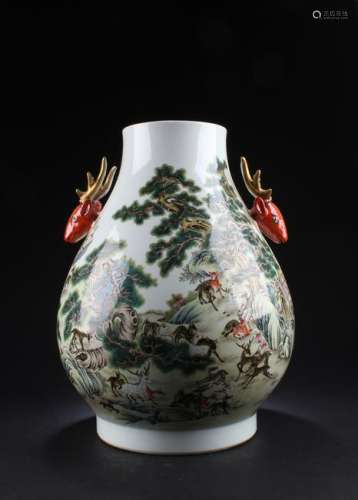 Chinese Porcelain with 'One Hundred Deer' Motif Vase '