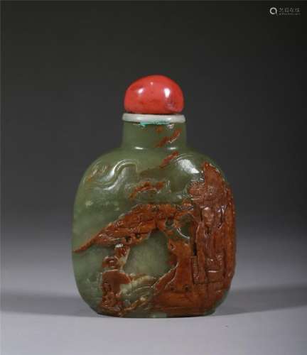 A CHINESE VERY FINE CARVED JADE SNUFF BOTTLE