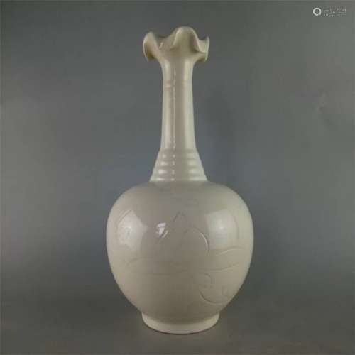 Chinese Dingyao Carved White Glazed Vase