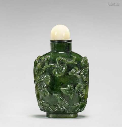 OLD CARVED SPINACH JADE SNUFF BOTTLE