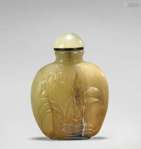 OLD YELLOW & BROWN JADE SNUFF BOTTLE