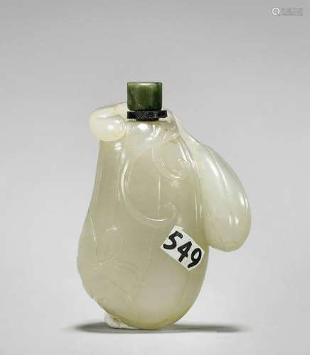 ANTIQUE WHITE JADE GOURD SNUFF BOTTLE