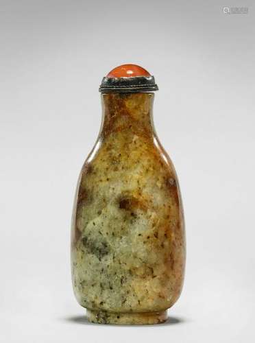 ANTIQUE MOTTLED JADE SNUFF BOTTLE