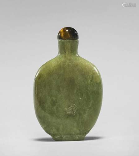 OLD GREEN JADE SNUFF BOTTLE