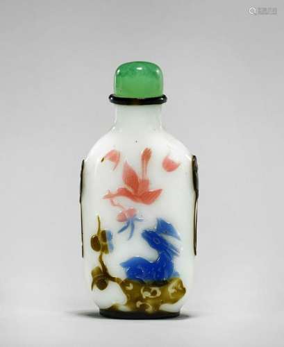 ANTIQUE THREE-COLOR OVERLAY GLASS SNUFF BOTTLE