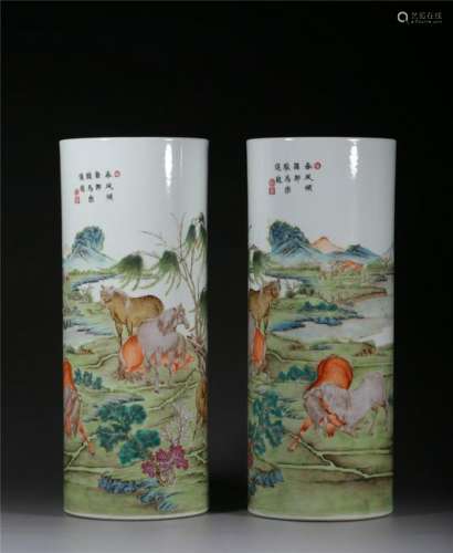 A PAIR OF CHINESE FAMILLE-ROSE HAT STAND