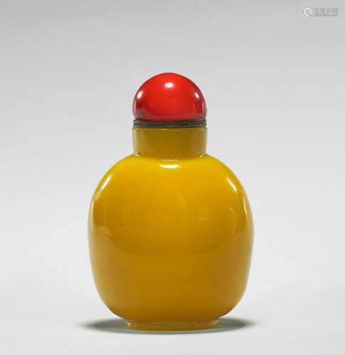 ANTIQUE YELLOW GLASS SNUFF BOTTLE