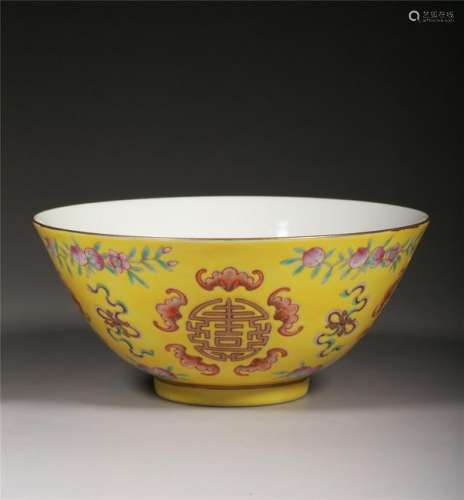 A YELLOW-GROUND FAMILLE-ROSE 'BAT' BOWL