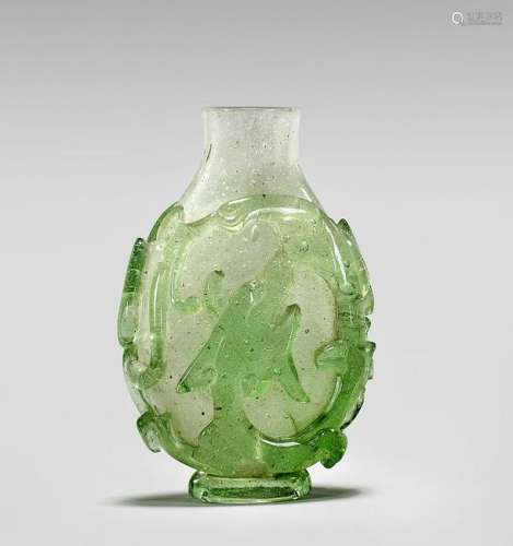 OLD GREEN OVERLAY GLASS SNUFF BOTTLE