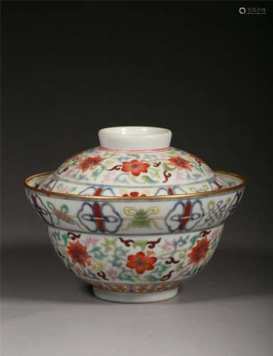 A FAMILLE-ROSE 'FLORAL' BOWL AND COVER