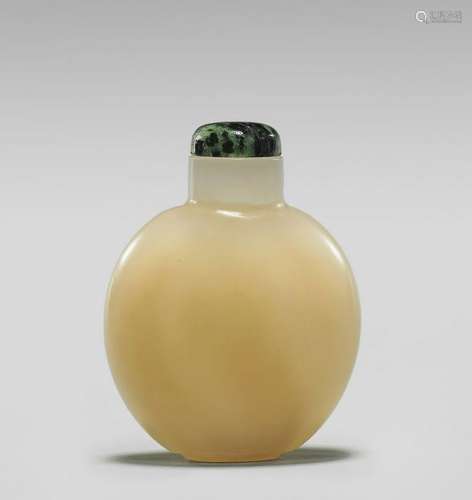 OLD GLASS IMITAING JADE SNUFF BOTTLE