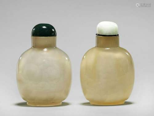 TWO FINELY HOLLOWED ANTIQUE WHITE AGATE SNUFF BOTTLES
