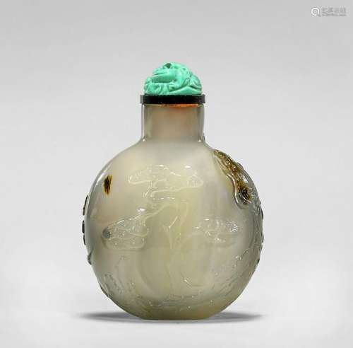FINELY CARVED CAMEO AGATE SNUFF BOTTLE