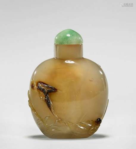 ANTIQUE CARVED CAMEO AGATE SNUFF BOTTLE