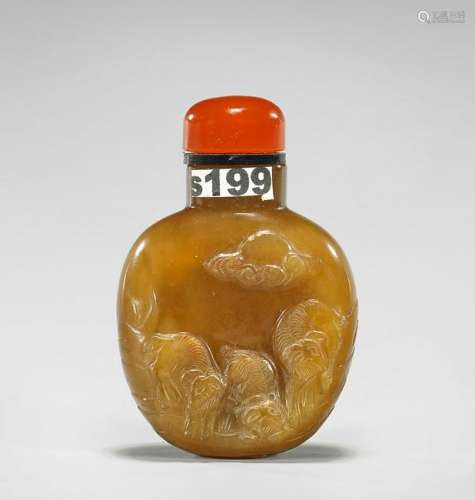 FINELY CARVED ANTIQUE CAMEO AGATE SNUFF BOTTLE