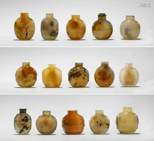 COLLECTION OF FIFTEEN ANTIQUE AGATE SNUFF BOTTLES