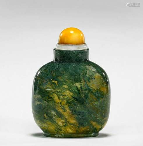 FINELY HOLLOWED ANTIQUE MOSS AGATE SNUFF BOTTLE