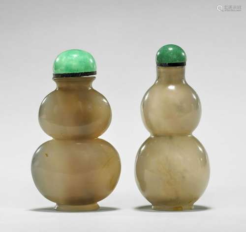 TWO ANTIQUE AGATE DOUBLE-GOURD SNUFF BOTTLES