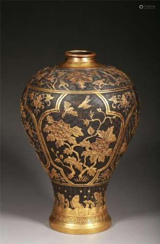 A FINE GILT-BRONZE 'FLORAL' MEIPING