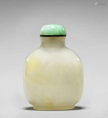 ANTIQUE WHITE AGATE SNUFF BOTTLE