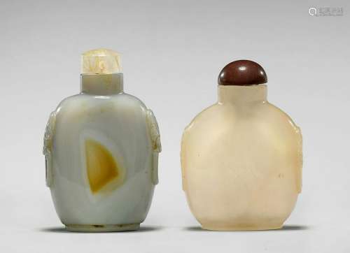 TWO SMALL OLD AGATE SNUFF BOTTLES