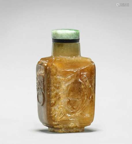 ANTIQUE CARVED YELLOW BROWN JADE SNUFF BOTTLE