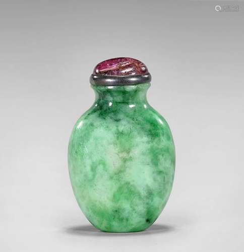 CHINESE JADEITE SNUFF BOTTLE