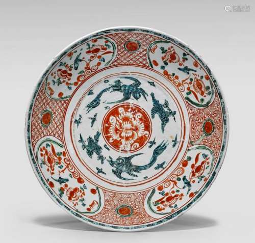 17TH CENTURY POLYCHROME SWATOW DISH