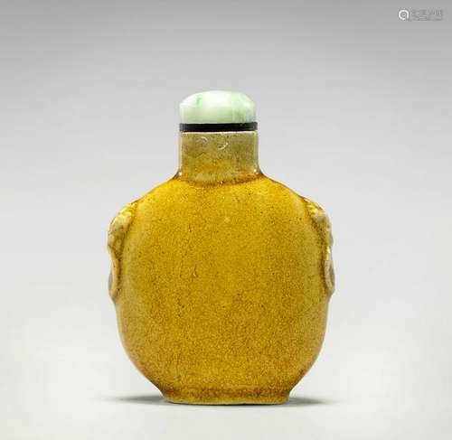 ANTIQUE YELLOW CRACKLE GLAZED PORCELAIN SNUFF BOTTLE